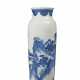 VASE ROULEAU EN PORCELAINE BLEU BLANC - photo 1