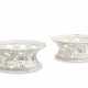 A PAIR OF GEORGE III SILVER DISH RINGS - фото 1