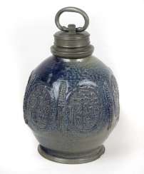 Forest Burger stoneware bottle - 1670 Forest Burger stoneware bottle - 1670