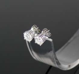 Pair Of Brilliant Stud Earrings Pair Of Brilliant Stud Earrings