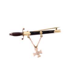 Gold pendant in the form of cutlass Gold pendant in the form of cutlass