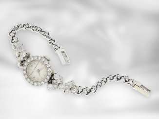 Wrist watch: decorative, unusual and high-quality crafted vintage ladies watch with rich brilliants / diamonds, approx. 2 ct, 18K white gold, 50s / 60s Wrist watch: decorative, unusual and high-quality crafted vintage ladies watch with rich brilliants / diamonds, approx. 2 ct, 18K white gold, 50s / 60s
