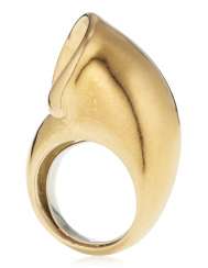 TIFFANY & CO. ANGELA CUMMINGS GOLD SHELL RING TIFFANY & CO. ANGELA CUMMINGS GOLD SHELL RING