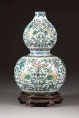 DOUCAI VASE IN DOUBLE PUMPKIN SHAPE China DOUCAI VASE IN DOUBLE PUMPKIN SHAPE China