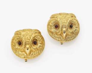 Two brooches with owl faces USA, around 1920, in the style of PAUL ROBIN Two brooches with owl faces USA, around 1920, in the style of PAUL ROBIN