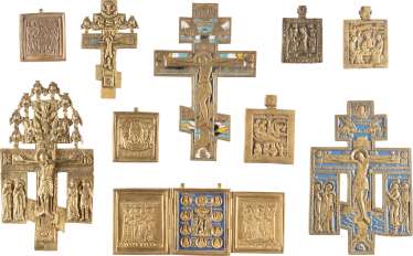 QUATRE CRUCIFIX, UN TRIPTYQUE, ET CINQ PETITS BRONZE DES ICÔNES DE LA RÉSISTANCE DE L'ÉGLISE ORTHODOXE QUATRE CRUCIFIX, UN TRIPTYQUE, ET CINQ PETITS BRONZE DES ICÔNES DE LA RÉSISTANCE DE L'ÉGLISE ORTHODOXE