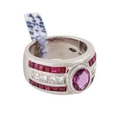Ring with 8 Princess cut diamonds together approximately 0.8 ct, Ring with 8 Princess cut diamonds together approximately 0.8 ct,