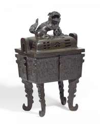 Incense burner in the Form of a fishing thing with a lid Incense burner in the Form of a fishing thing with a lid
