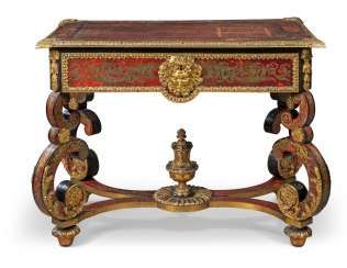 A FRENCH ORMOLU-MOUNTED AND CUT-BRASS-INLAID RED TORTOISESHELL 'BOULLE' MARQUETRY WRITING TABLE A FRENCH ORMOLU-MOUNTED AND CUT-BRASS-INLAID RED TORTOISESHELL 'BOULLE' MARQUETRY WRITING TABLE