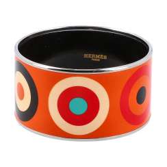HERMÈS bangle, factory price approx.: 650,-€. HERMÈS bangle, factory price approx.: 650,-€.
