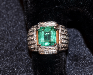 Vintage Ring mit Smaragd Vintage Ring mit Smaragd