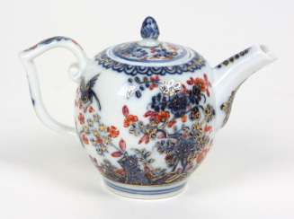 Meissen early pot of Indian painting to 1730/35 Meissen early pot of Indian painting to 1730/35