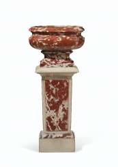 A LOUIS XIV ROUGE LANGUEDOC MARBLE BASIN A LOUIS XIV ROUGE LANGUEDOC MARBLE BASIN