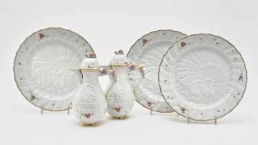 Two Swan service coffee cans and ten large plates Two Swan service coffee cans and ten large plates