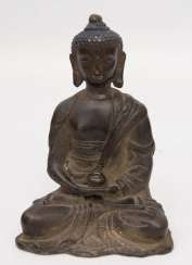 BRONZE BUDDHA IN Lotus seat, Bronze, 19./20. Century BRONZE BUDDHA IN Lotus seat, Bronze, 19./20. Century