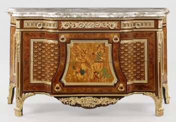 Large Louis XVI style dresser Large Louis XVI style dresser