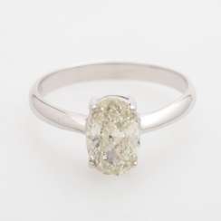 Solitaire Ring, with an oval fac. Diamond of 1.70 ct, Solitaire Ring, with an oval fac. Diamond of 1.70 ct,