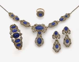 Parure consisting of necklace, bracelet, a Pair of drop earrings and a Ring Parure consisting of necklace, bracelet, a Pair of drop earrings and a Ring