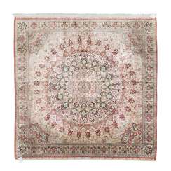 Oriental rug made of silk. 20. Century, 136x138 cm. Oriental rug made of silk. 20. Century, 136x138 cm.