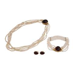 Jewelry set with garnet cabochons, Jewelry set with garnet cabochons,