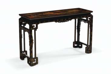 A CHINESE BROWN AND GILT LACQUER SIDE TABLE A CHINESE BROWN AND GILT LACQUER SIDE TABLE
