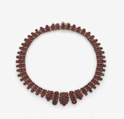 Garnet necklace . Bohemia, around 1870-1880 Garnet necklace . Bohemia, around 1870-1880
