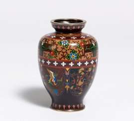 Cloisonné vials with kiri flowers, phoenixes and dragons Cloisonné vials with kiri flowers, phoenixes and dragons
