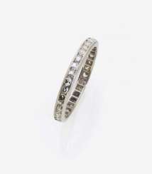 MEMORY RING WITH DIAMONDS MEMORY RING WITH DIAMONDS