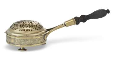 A CONTINENTAL SILVER-GILT PERFUME BURNER A CONTINENTAL SILVER-GILT PERFUME BURNER