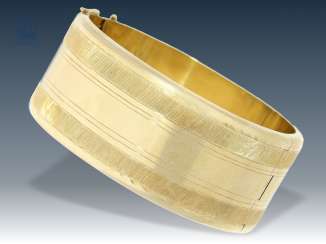 Bracelet: very wide and decorative ornate vintage bangle bracelet Bracelet: very wide and decorative ornate vintage bangle bracelet