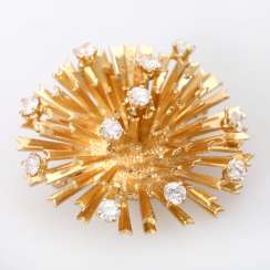Brooch with 11 brilliant-cut diamonds Brooch with 11 brilliant-cut diamonds