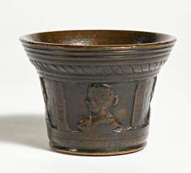 Small mortar with portraits Small mortar with portraits