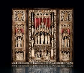 Masterful altar triptych in the Gothic style Masterful altar triptych in the Gothic style