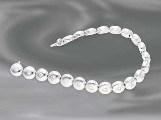 Bracelet: white gold, fancy crafted of brilliant gold wrought bracelet, 2.5 ct, mint, Becker, Hamburg, NP lt. Label 7800€ Bracelet: white gold, fancy crafted of brilliant gold wrought bracelet, 2.5 ct, mint, Becker, Hamburg, NP lt. Label 7800€