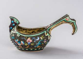 FINELY WORKED RUSSIAN KOVSH WITH CLOISONNE ENAMEL FINELY WORKED RUSSIAN KOVSH WITH CLOISONNE ENAMEL