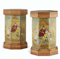 A PAIR OF ENGLISH TOLE-PEINTE PEDESTALS A PAIR OF ENGLISH TOLE-PEINTE PEDESTALS