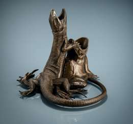 Lizard and frog as an inkwell Lizard and frog as an inkwell