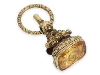 Watch key: the Golden pomp-key with citrine signet, France, around 1820 Watch key: the Golden pomp-key with citrine signet, France, around 1820