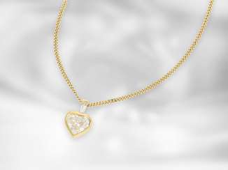 Diamant: plus attrayante sculpté à la main Diamantherzanhänger avec Chaîne, environ 1,03 ct, Or jaune 18 carats Diamant: plus attrayante sculpté à la main Diamantherzanhänger avec Chaîne, environ 1,03 ct, Or jaune 18 carats