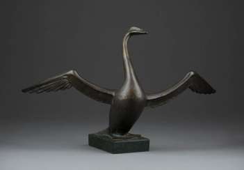 PHILIPP HARTH 1885 Mainz - 1968 Bayrischzell SCHWAN Bronze, with dark brown patina, marble base PHILIPP HARTH 1885 Mainz - 1968 Bayrischzell SCHWAN Bronze, with dark brown patina, marble base