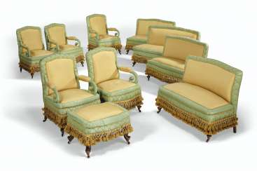 A NORTH EUROPEAN UPHOLSTERED SALON SUITE A NORTH EUROPEAN UPHOLSTERED SALON SUITE