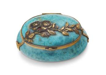 A CONTINENTAL GILT-METAL-MOUNTED TURQUOISE BOX A CONTINENTAL GILT-METAL-MOUNTED TURQUOISE BOX