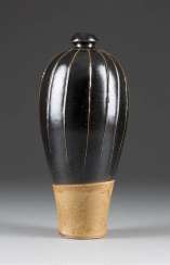 MEIPING-SHAPED VASE MEIPING-SHAPED VASE