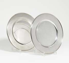 Pair of silver underplates 'Pyramide' Pair of silver underplates 'Pyramide'