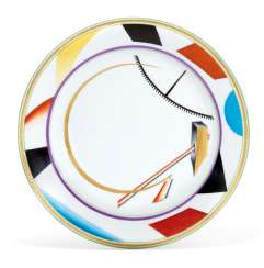 A SOVIET PROPAGANDA PORCELAIN PLATE A SOVIET PROPAGANDA PORCELAIN PLATE