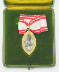 International: Florence Nightingale Medal, in a case. International: Florence Nightingale Medal, in a case.