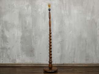 Lampadaire antique Lampadaire antique