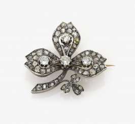 Brooch in the Form of a pinnate leaf with diamonds. Paris, 1880 Brooch in the Form of a pinnate leaf with diamonds. Paris, 1880