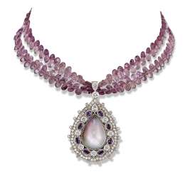 MABÉ PEARL, AMETHYST AND DIAMOND PENDANT NECKLACE MABÉ PEARL, AMETHYST AND DIAMOND PENDANT NECKLACE