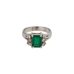 Ring with emerald and diamonds Ring with emerald and diamonds